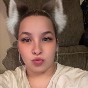 Meet your Posher, Desiree